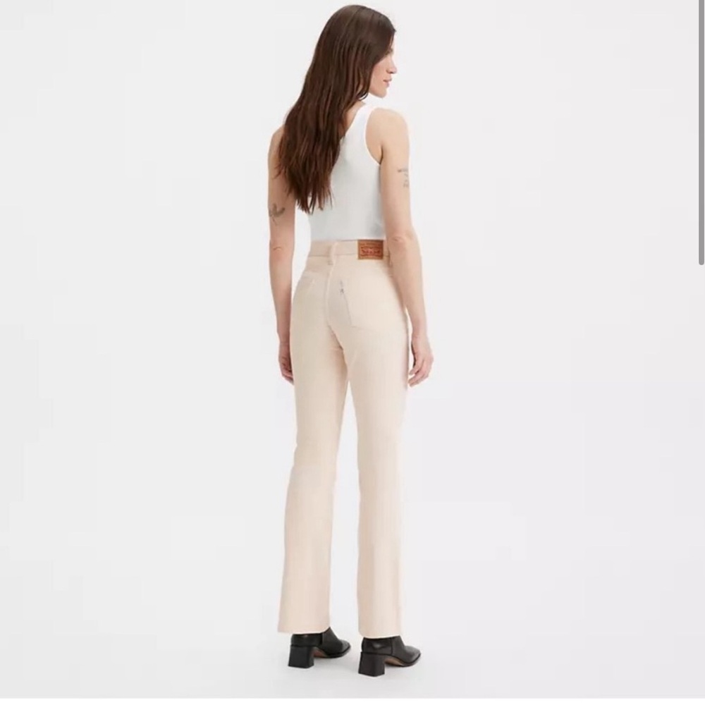 NWT Levi's 725 HIGH RISE BOOTCUT CORDUROY WOMEN'S PANTS Whitecap 34 x 30 - Picture 3 of 10